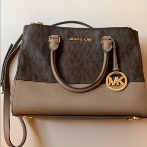 Michaels Kors medium sized purse